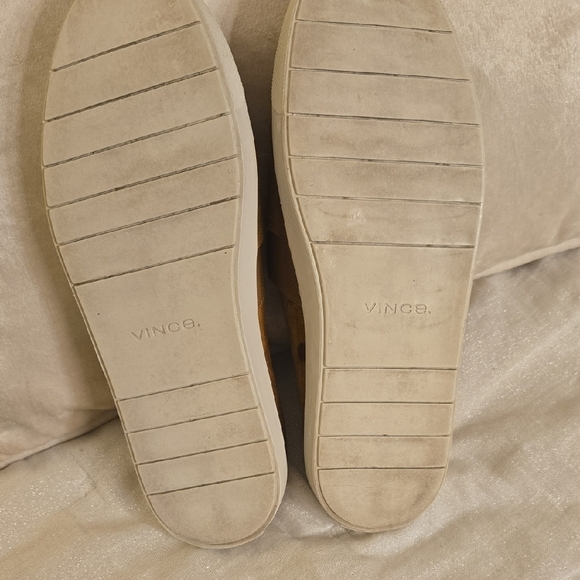 Vince Brown Tan Suede Flats with Sleek Design - Picture 4 of 9